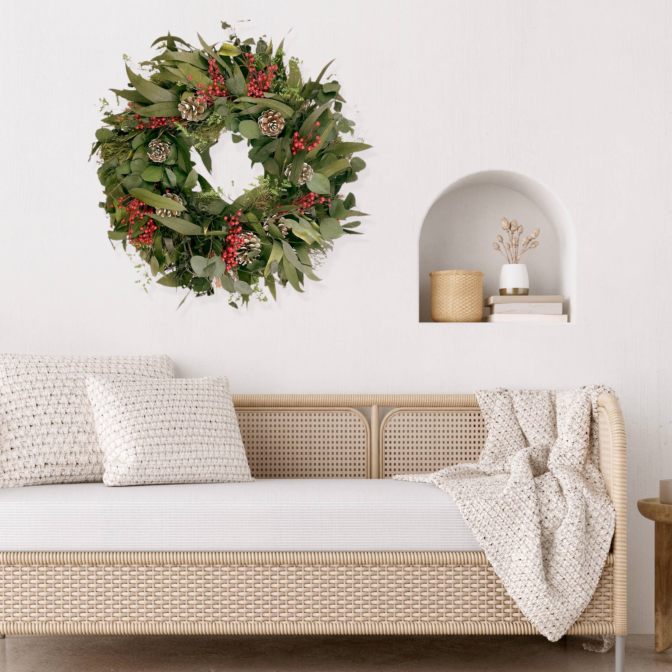 Andaluca - Snow Pinecone Holiday Wreath