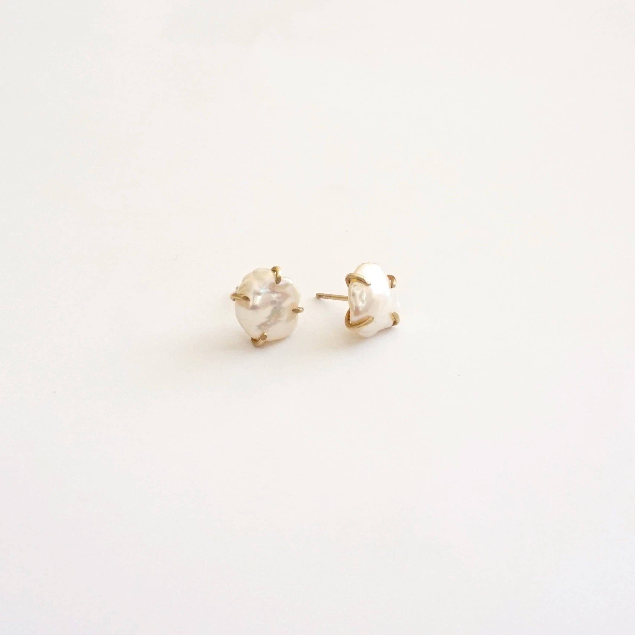 Virginia Wynne Designs - Well Designed Cool Hand-Made, Fresh Water Keshi Pearl Stud Earrings - 0281: Yellow Gold Fill