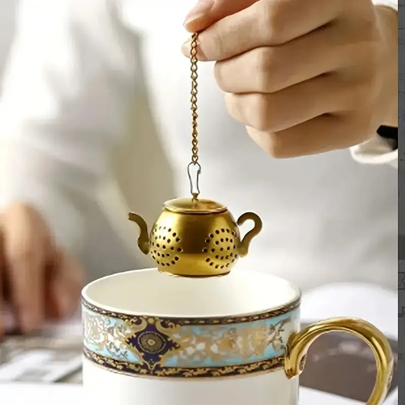 Golden Teapot Shaped Tea Infuser, Tea Drain, Tea strainer